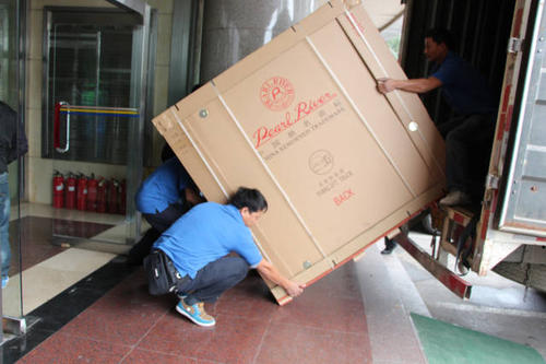 石柱钢琴贵重工艺品无忧运